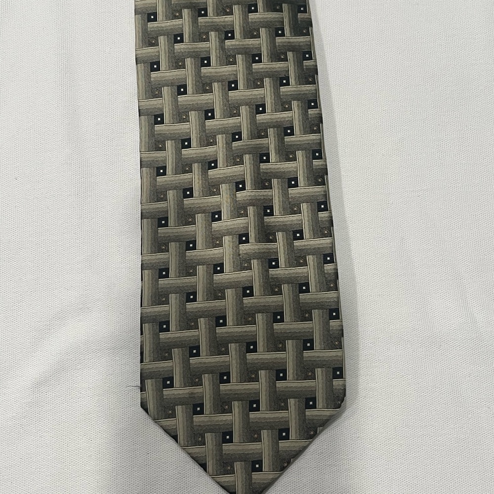 Elegant Brown Woven Pattern Tie